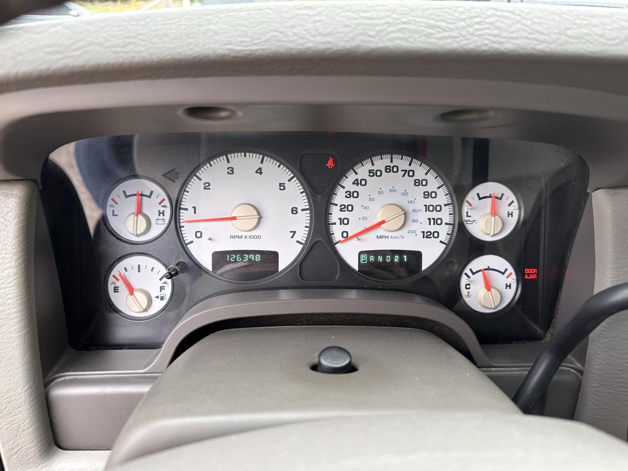 Dodge Ram 1500 4dr Quad Cab 140.5" WB SLT 2004