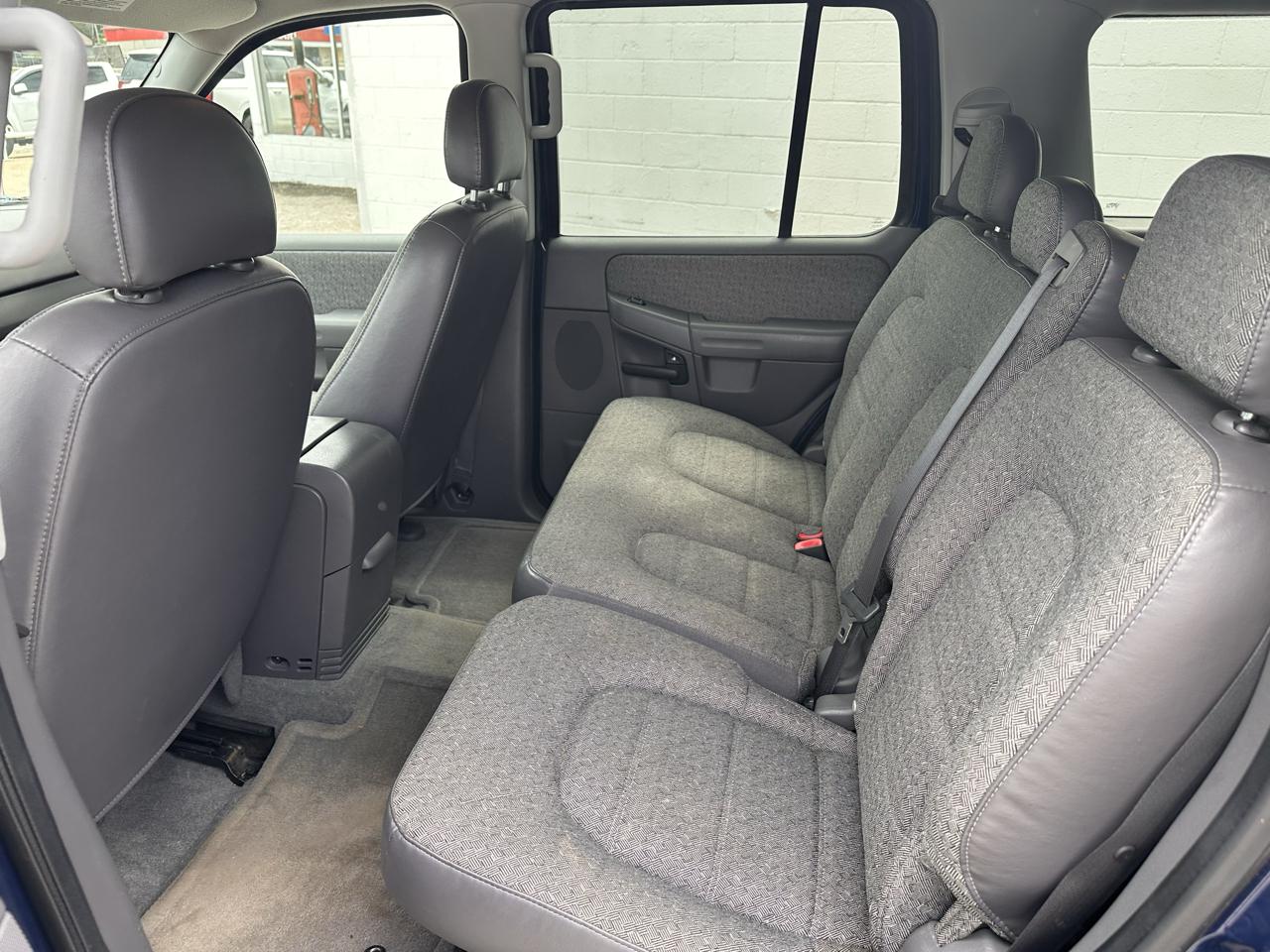 Ford Explorer 4dr 114" WB 4.0L XLS 2004