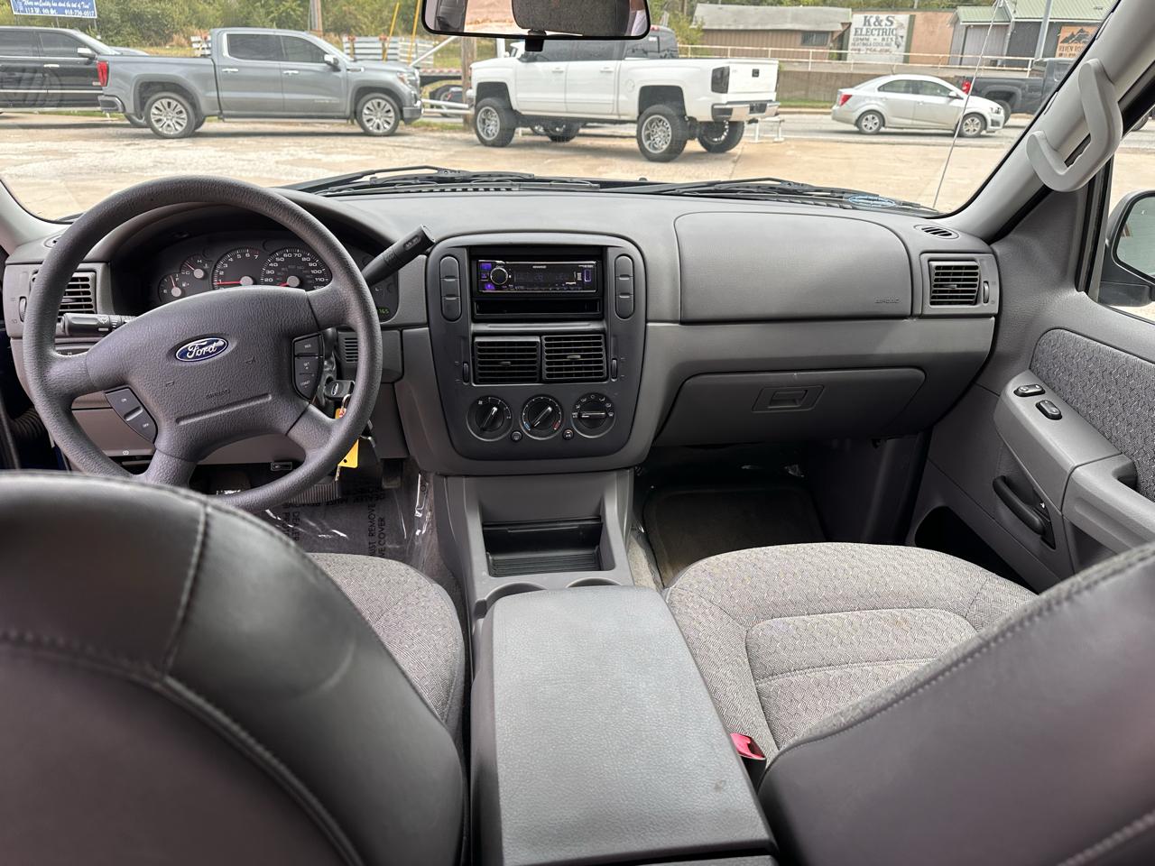 Ford Explorer 4dr 114" WB 4.0L XLS 2004