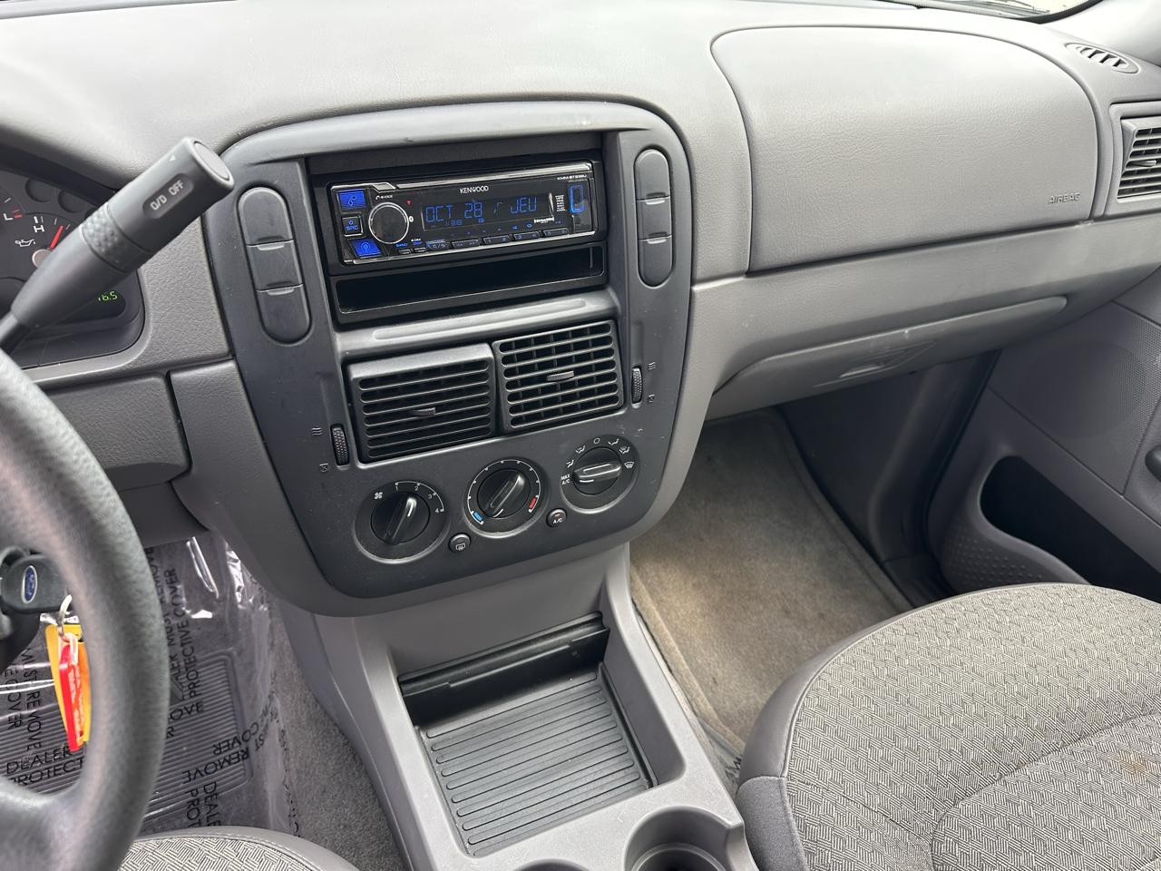 Ford Explorer 4dr 114" WB 4.0L XLS 2004