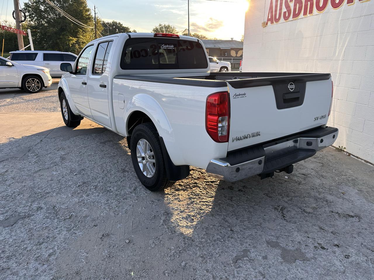 Nissan Frontier 4WD Crew Cab LWB Auto SV 2014