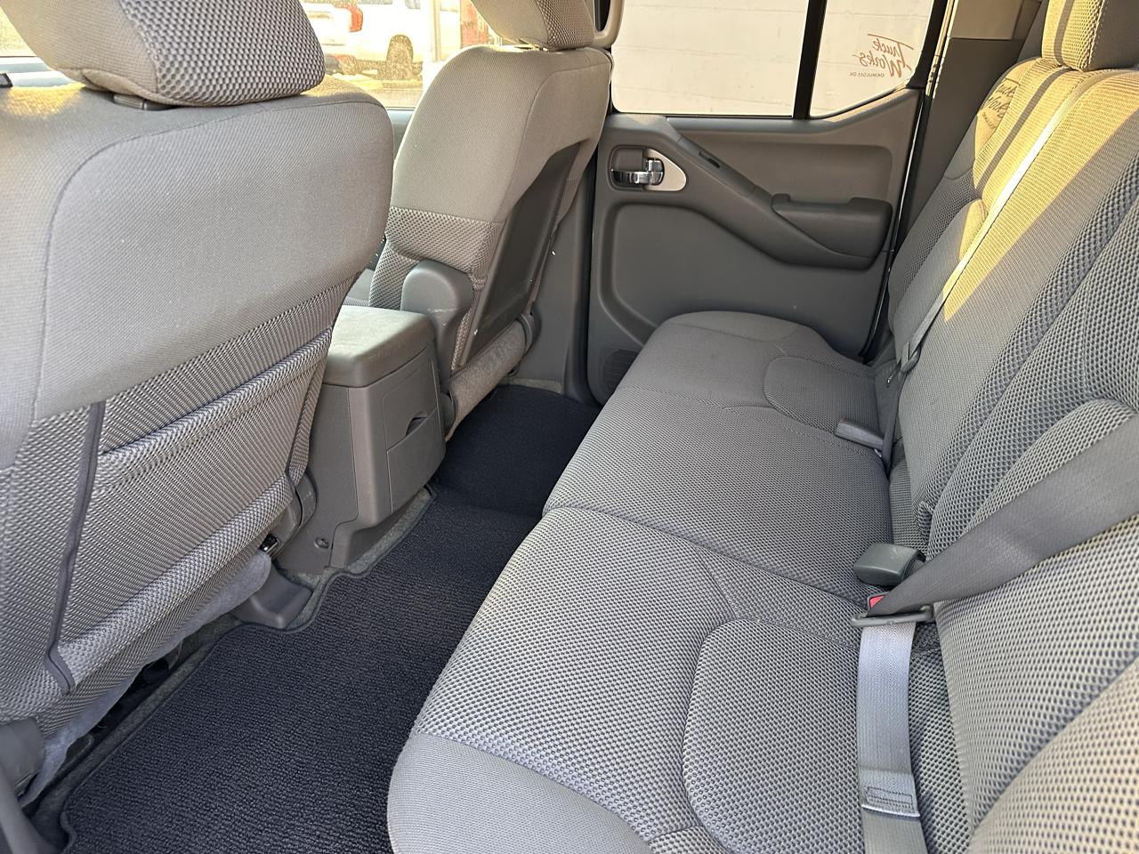 Nissan Frontier 4WD Crew Cab LWB Auto SV 2014