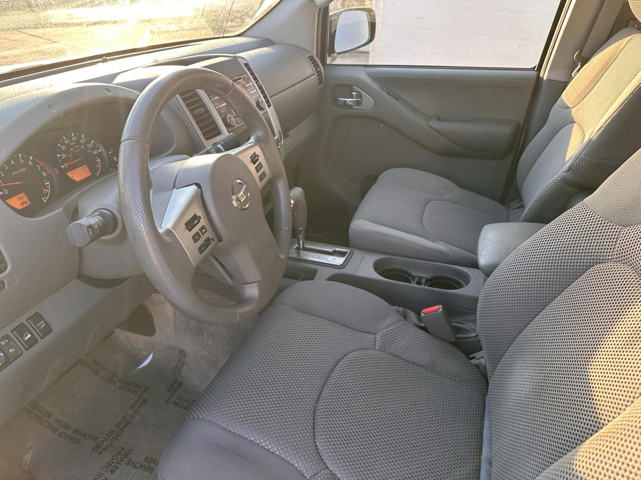 Nissan Frontier 4WD Crew Cab LWB Auto SV 2014