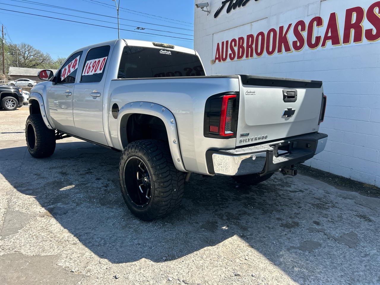 Chevrolet Silverado 1500 LTZ Crew Cab 4WD 2011