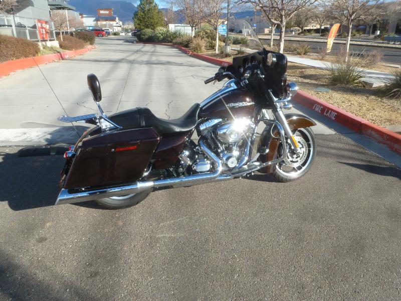 Harley-Davidson FLHXI  2011