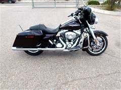 2011 Harley-Davidson FLHXI 