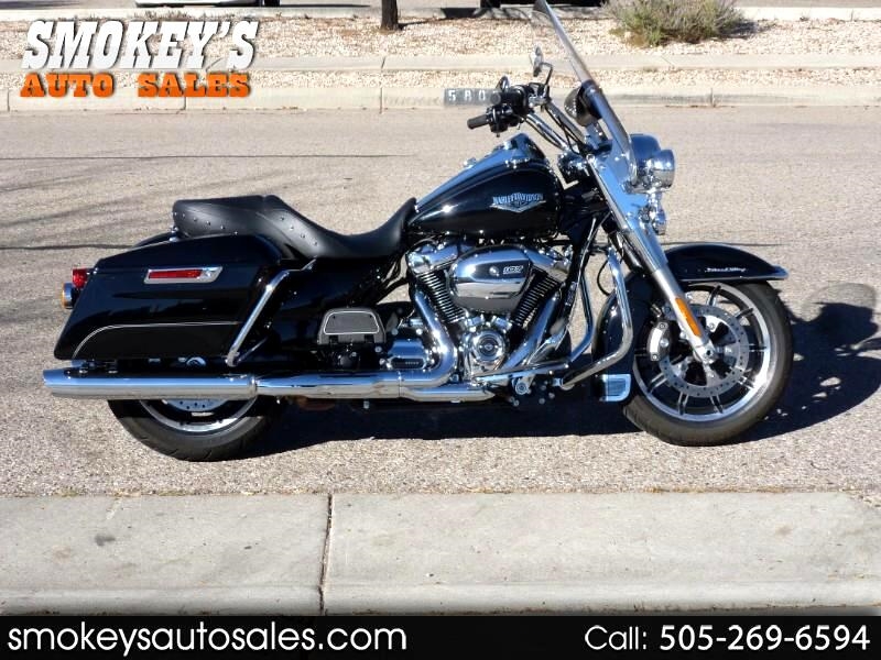 2017 Harley-Davidson Road King MILWAUKEE EIGHT ROAD KING