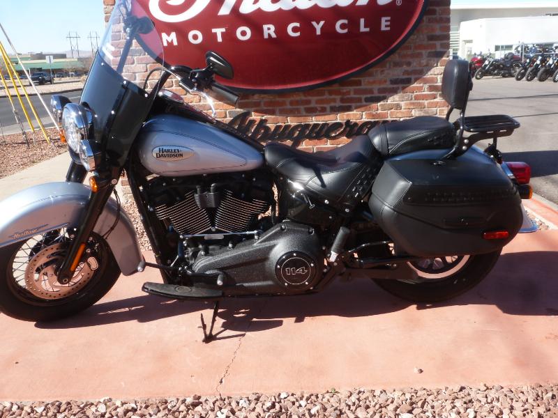 Harley-Davidson FLHCS  2024