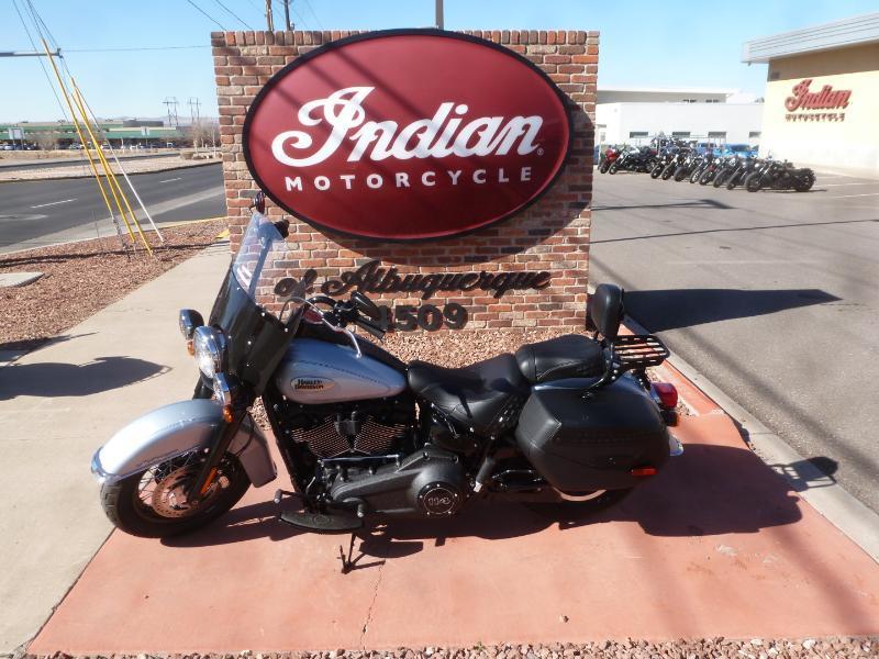 Harley-Davidson FLHCS  2024