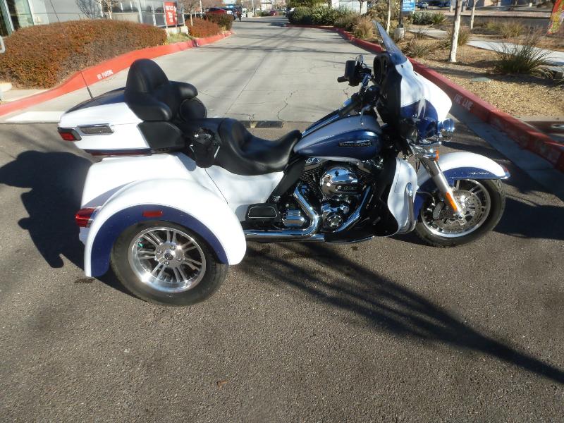 2015 Harley-Davidson FLHTCUTG TRI-GLIDE