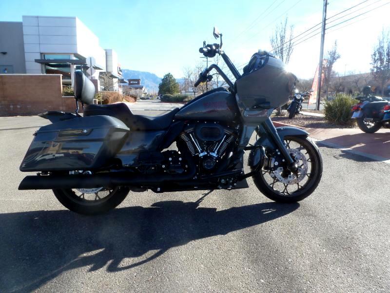 Harley-Davidson FLTRXST  2022