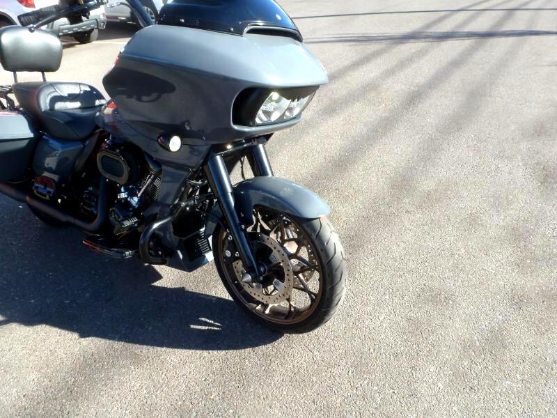 Harley-Davidson FLTRXST  2022