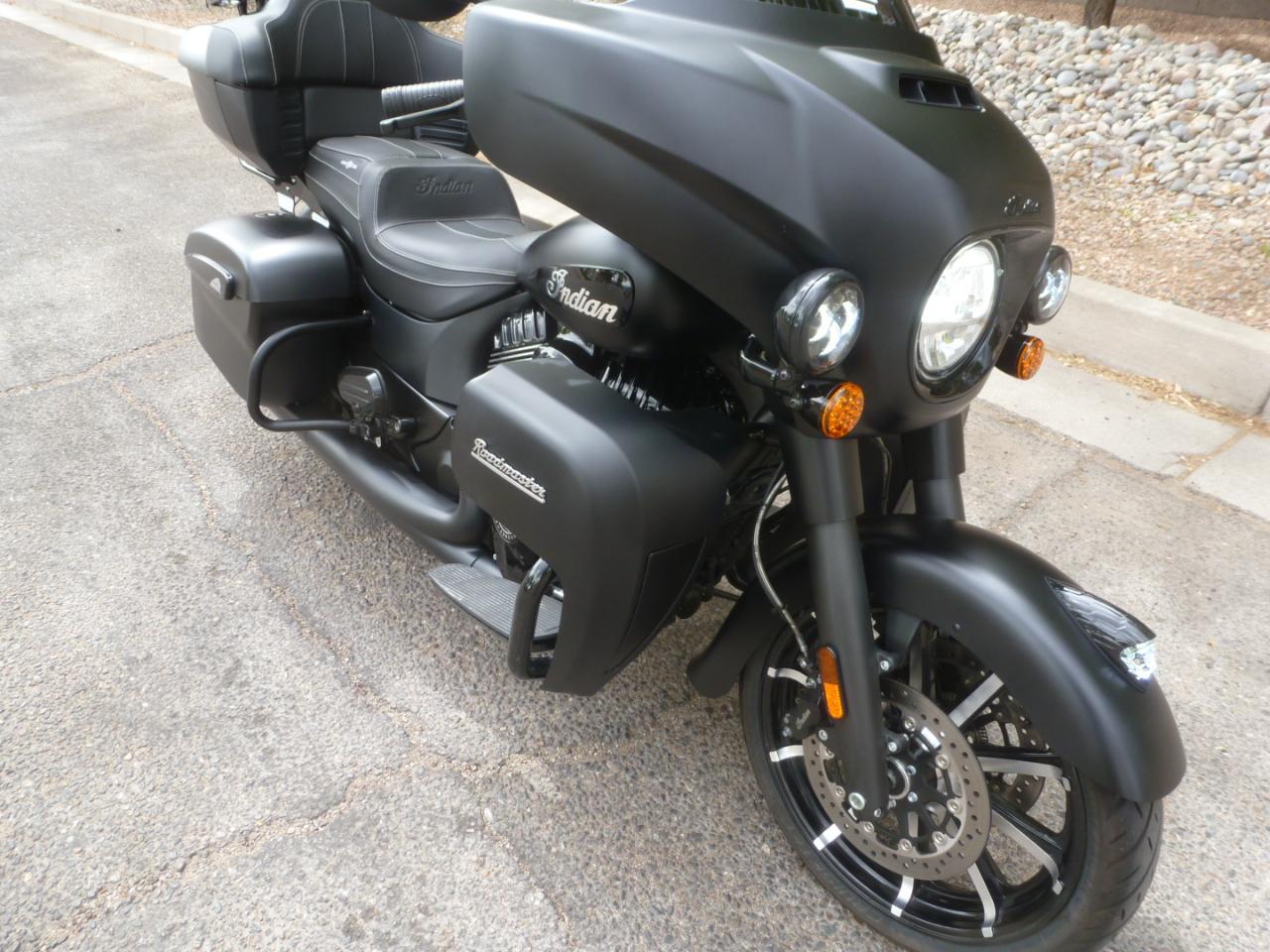 Indian Roadmaster Dark Horse  2021