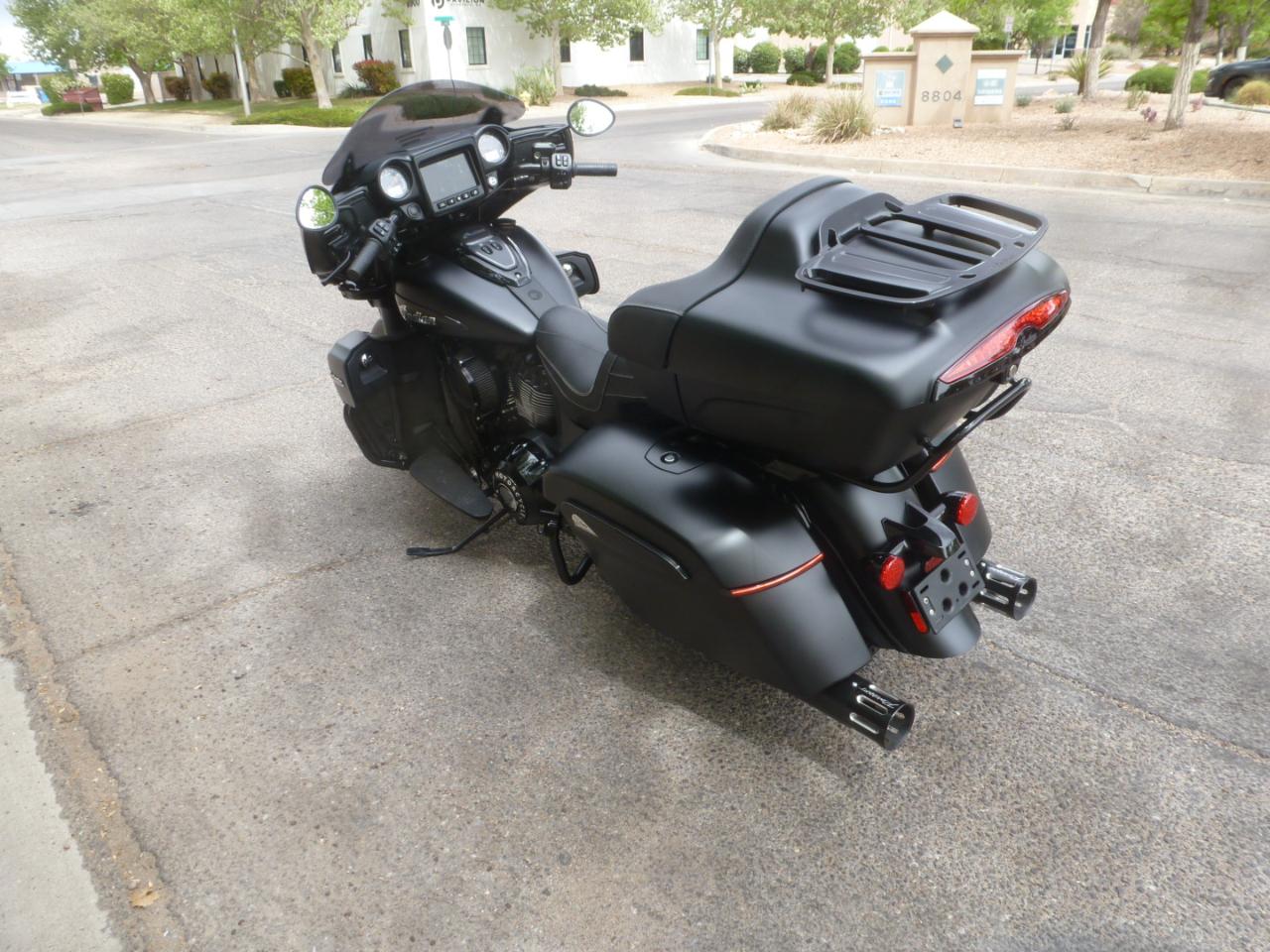 Indian Roadmaster Dark Horse  2021