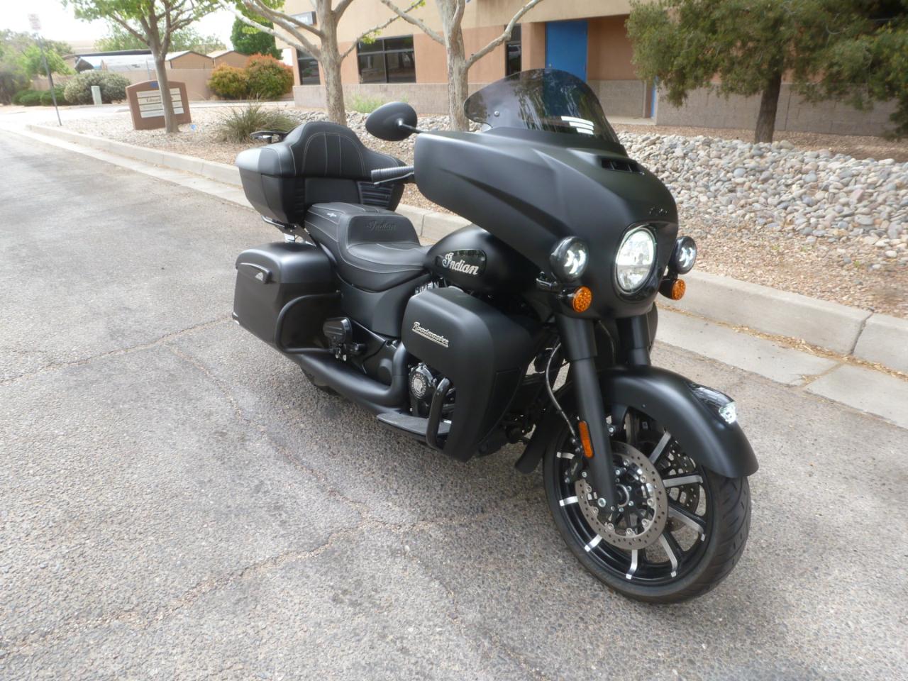 Indian Roadmaster Dark Horse  2021