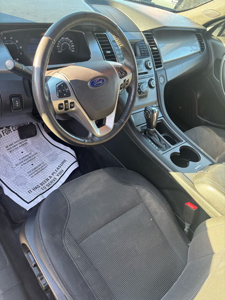 Ford Taurus SEL FWD 2018 Ford Taurus SEL FWD 2018