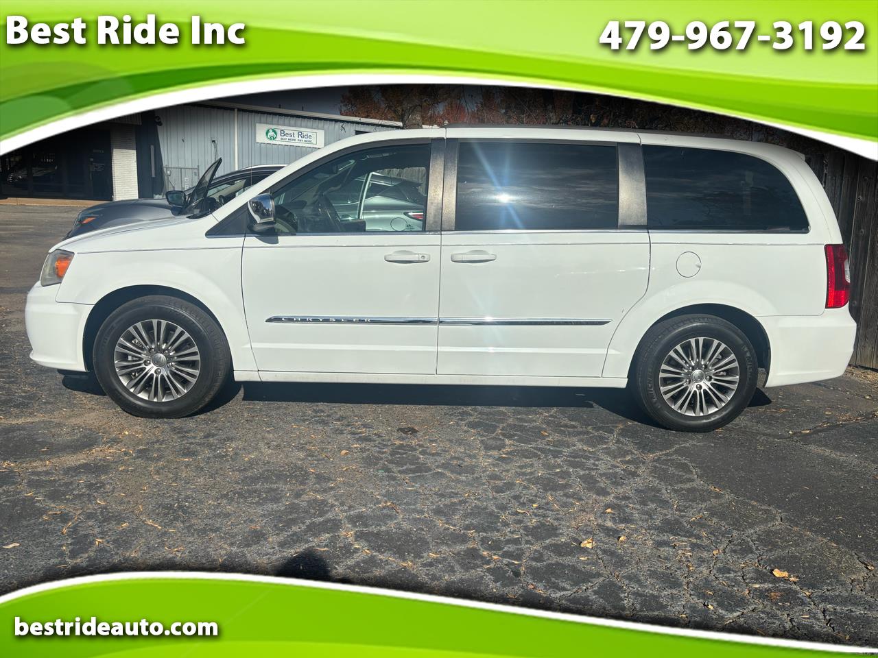 2014 Chrysler Town & Country Touring-L