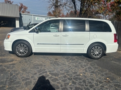2014 Chrysler Town & Country 