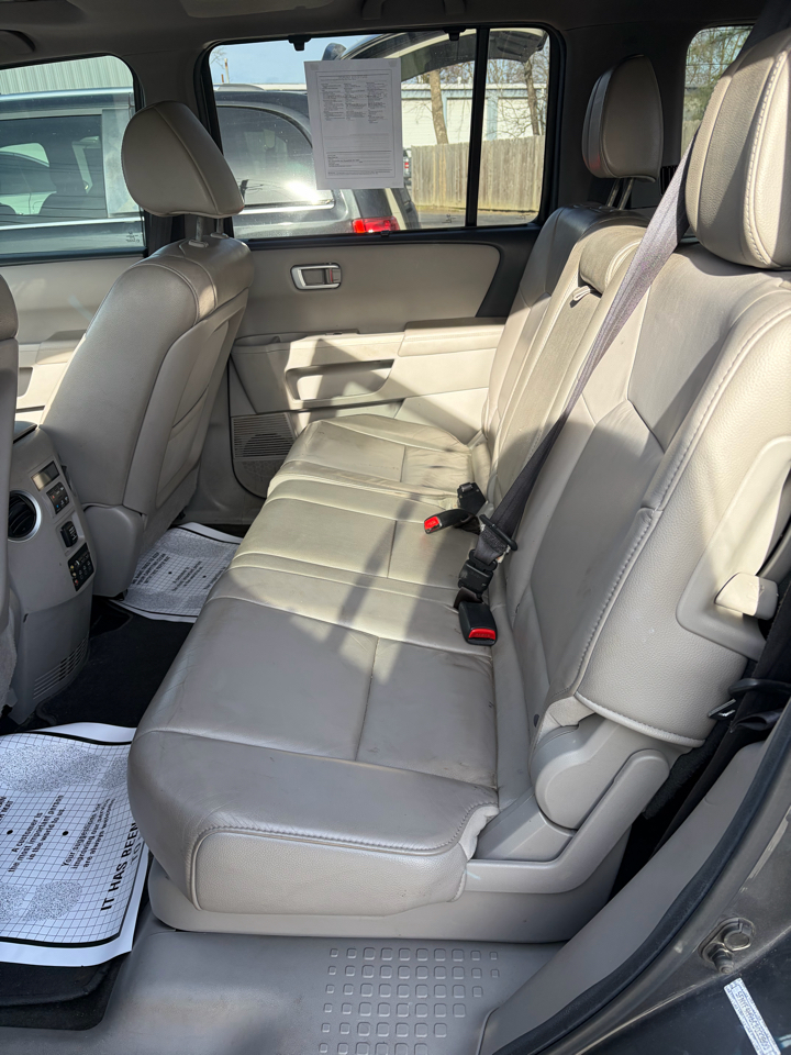 Honda Pilot Touring 4WD 5-Spd AT with DVD 2012