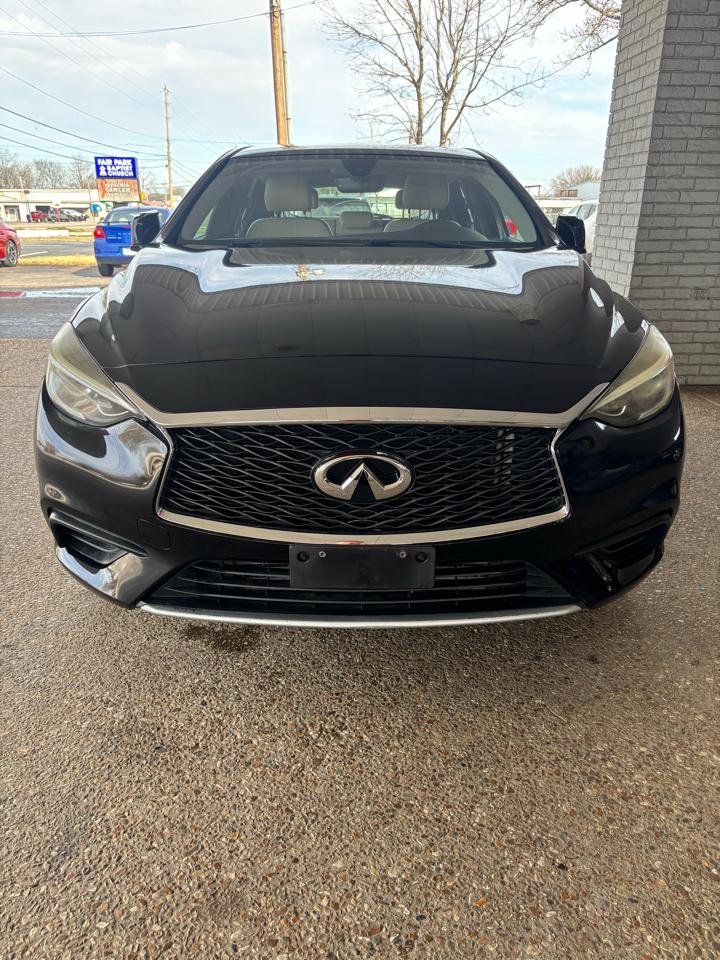 Infiniti QX30 Base 2018