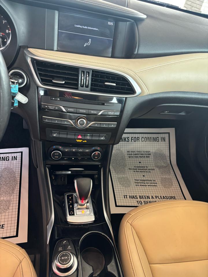 Infiniti QX30 Base 2018