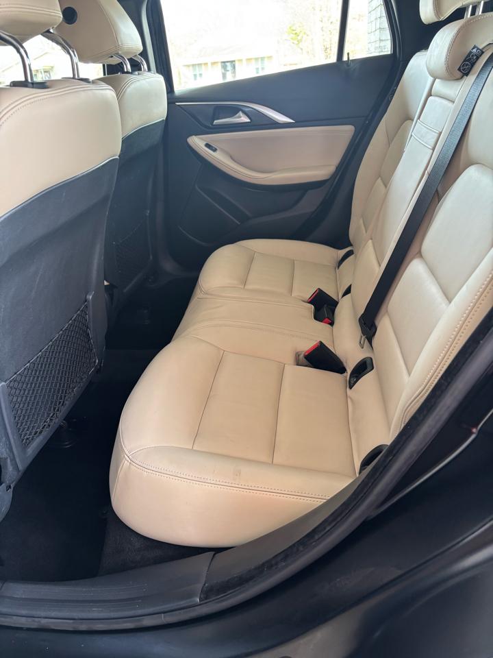 Infiniti QX30 Base 2018