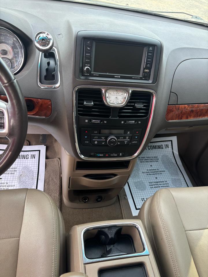 Chrysler Town & Country Touring 2016