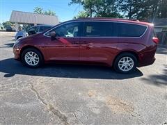 2020 Chrysler Voyager 