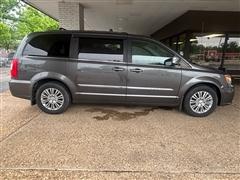 2016 Chrysler Town & Country 
