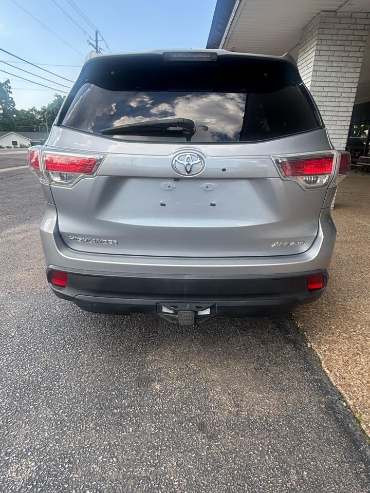 Toyota Highlander XLE AWD V6 2014