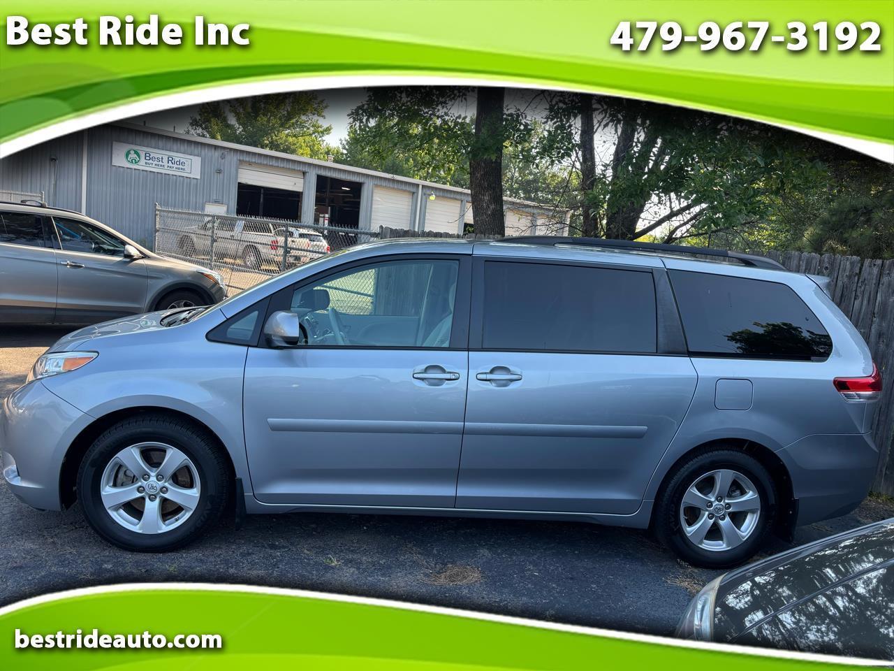 2013 Toyota Sienna LE FWD 8-Passenger V6