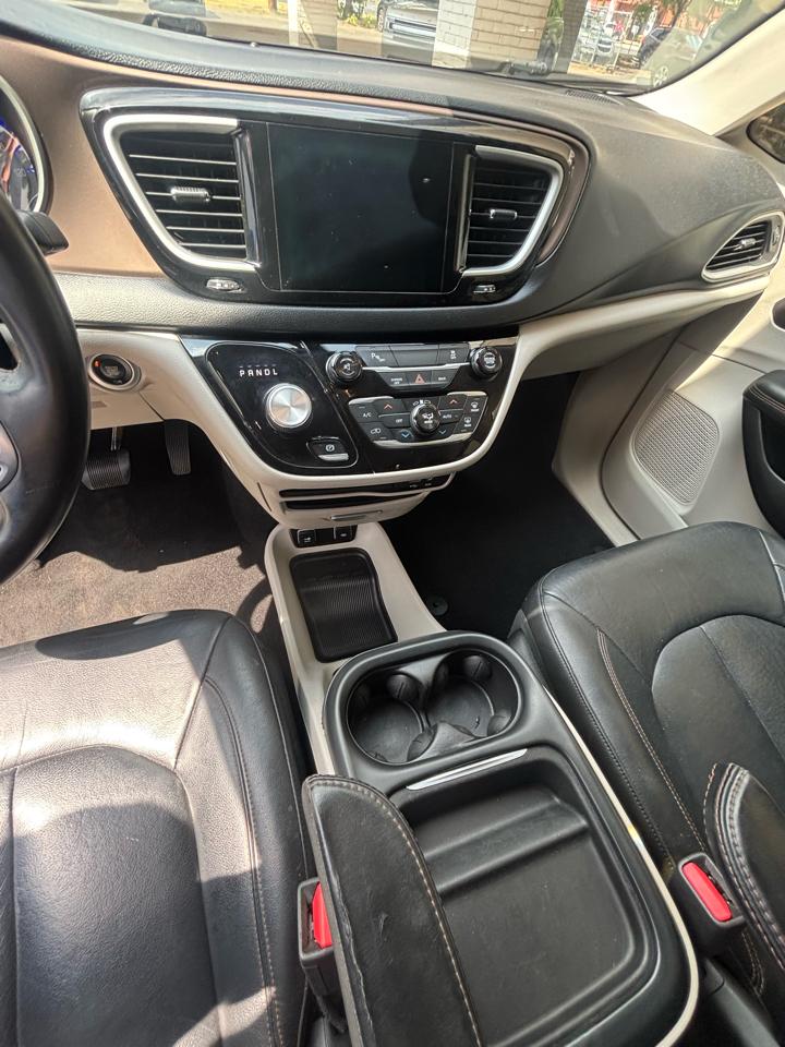 Chrysler Pacifica Touring-L 2017