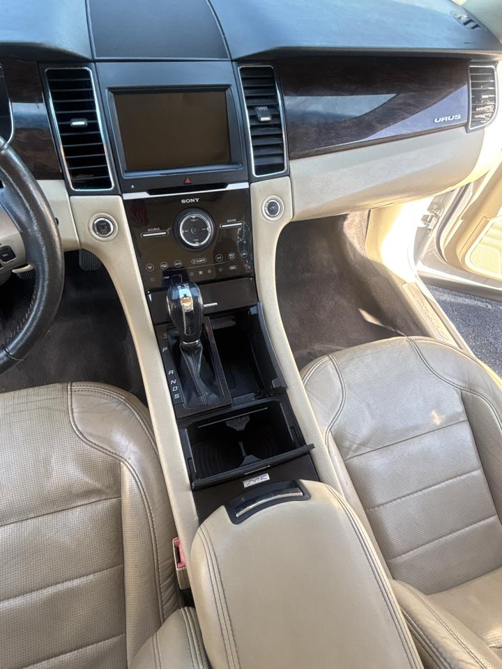 Ford Taurus Limited FWD 2018
