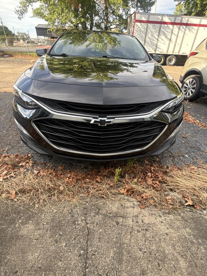 Chevrolet Malibu photo 2