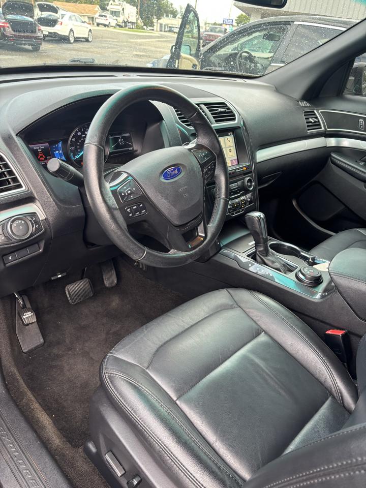 Ford Explorer XLT 4WD 2017