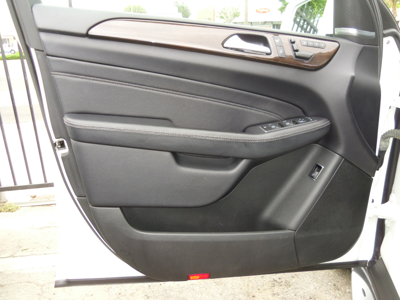 2015 Mercedes Benz ML 4MATIC 350 photo 13