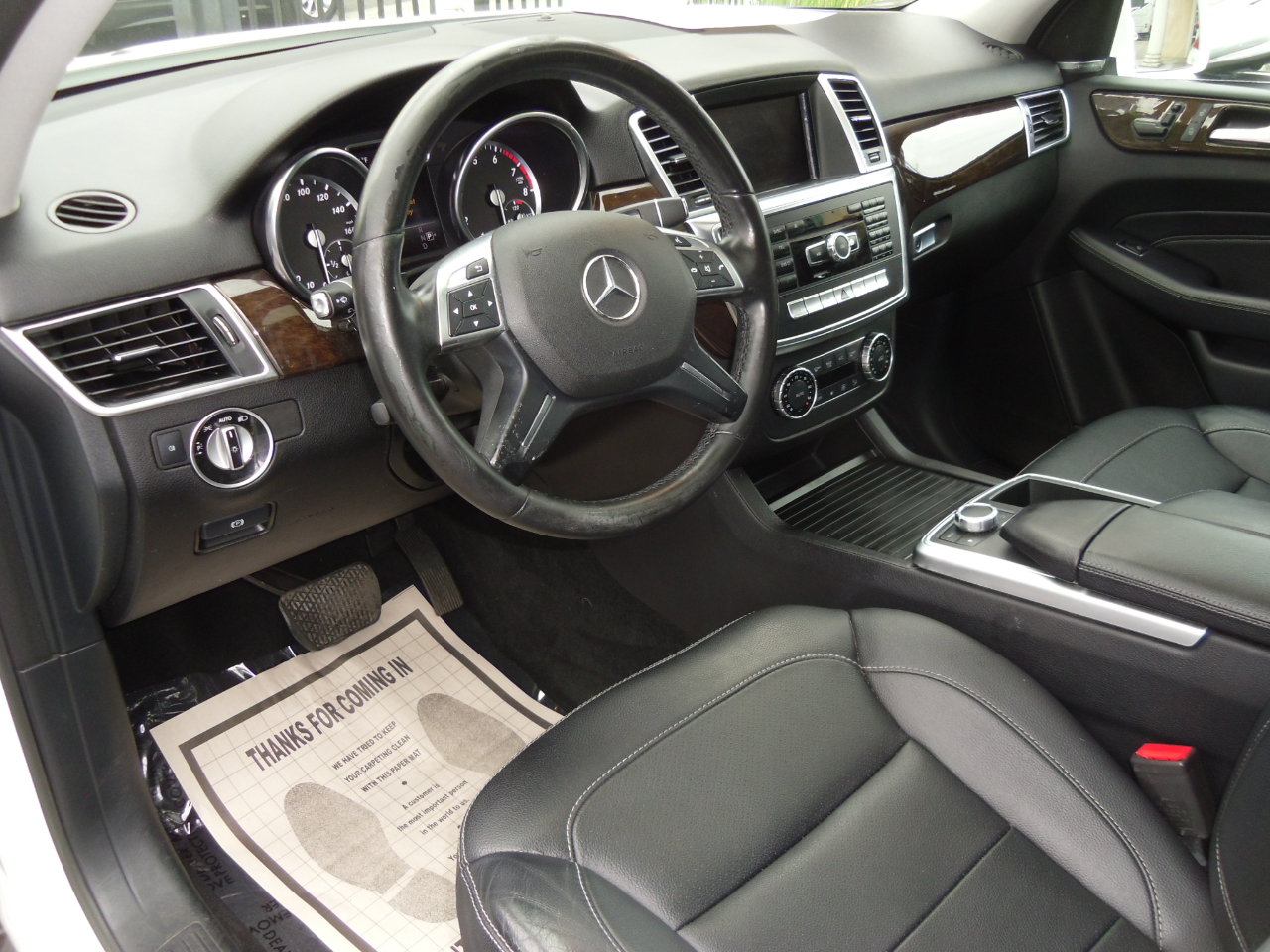2015 Mercedes Benz ML 4MATIC 350 photo 14
