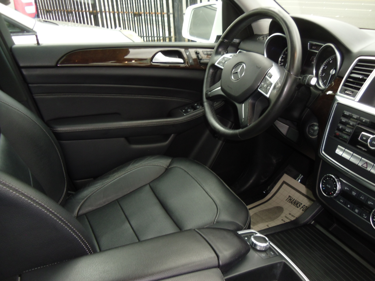 2015 Mercedes Benz ML 4MATIC 350 photo 22