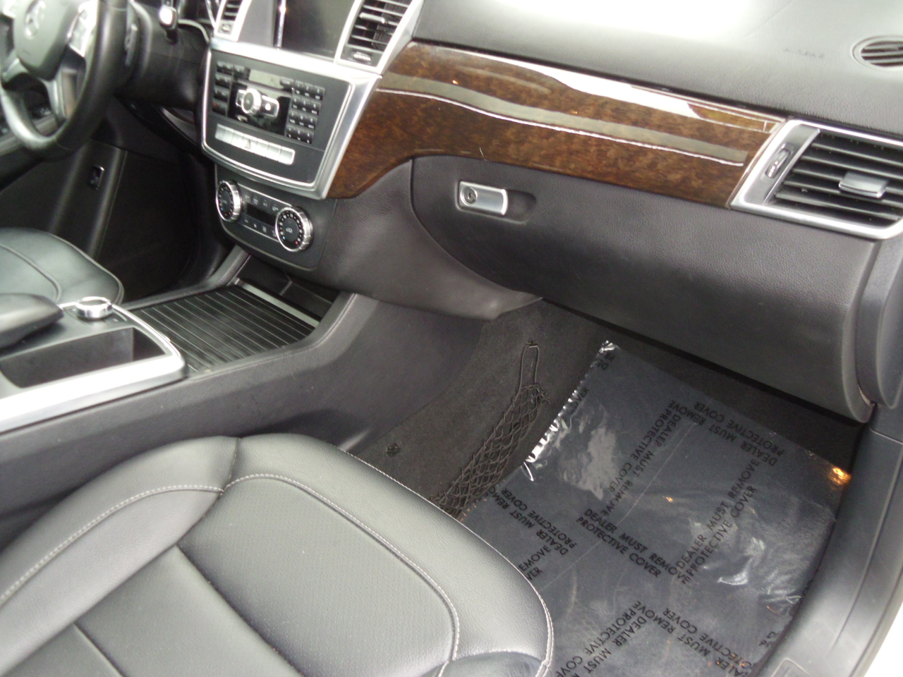 2015 Mercedes Benz ML 4MATIC 350 photo 24