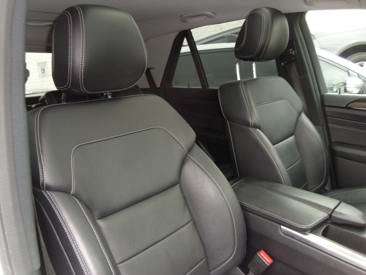 2015 Mercedes Benz ML 4MATIC 350 photo 26