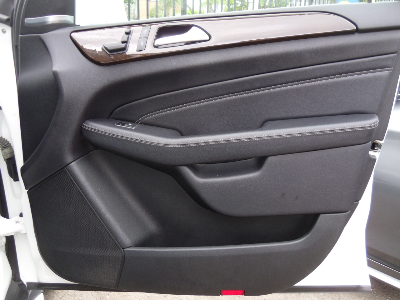 2015 Mercedes Benz ML 4MATIC 350 photo 27