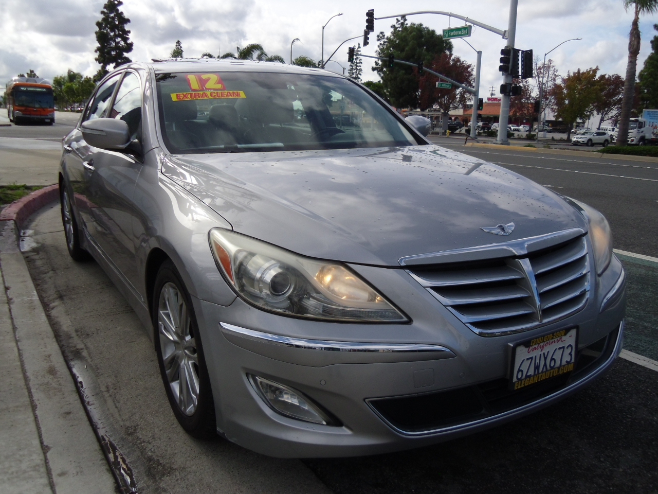 2012 Hyundai Genesis 5.0 photo 3