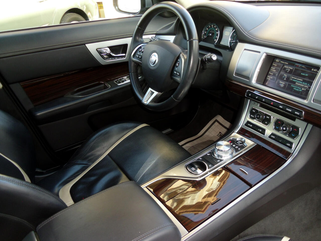 Jaguar XF 4dr Sdn Portfolio 2012