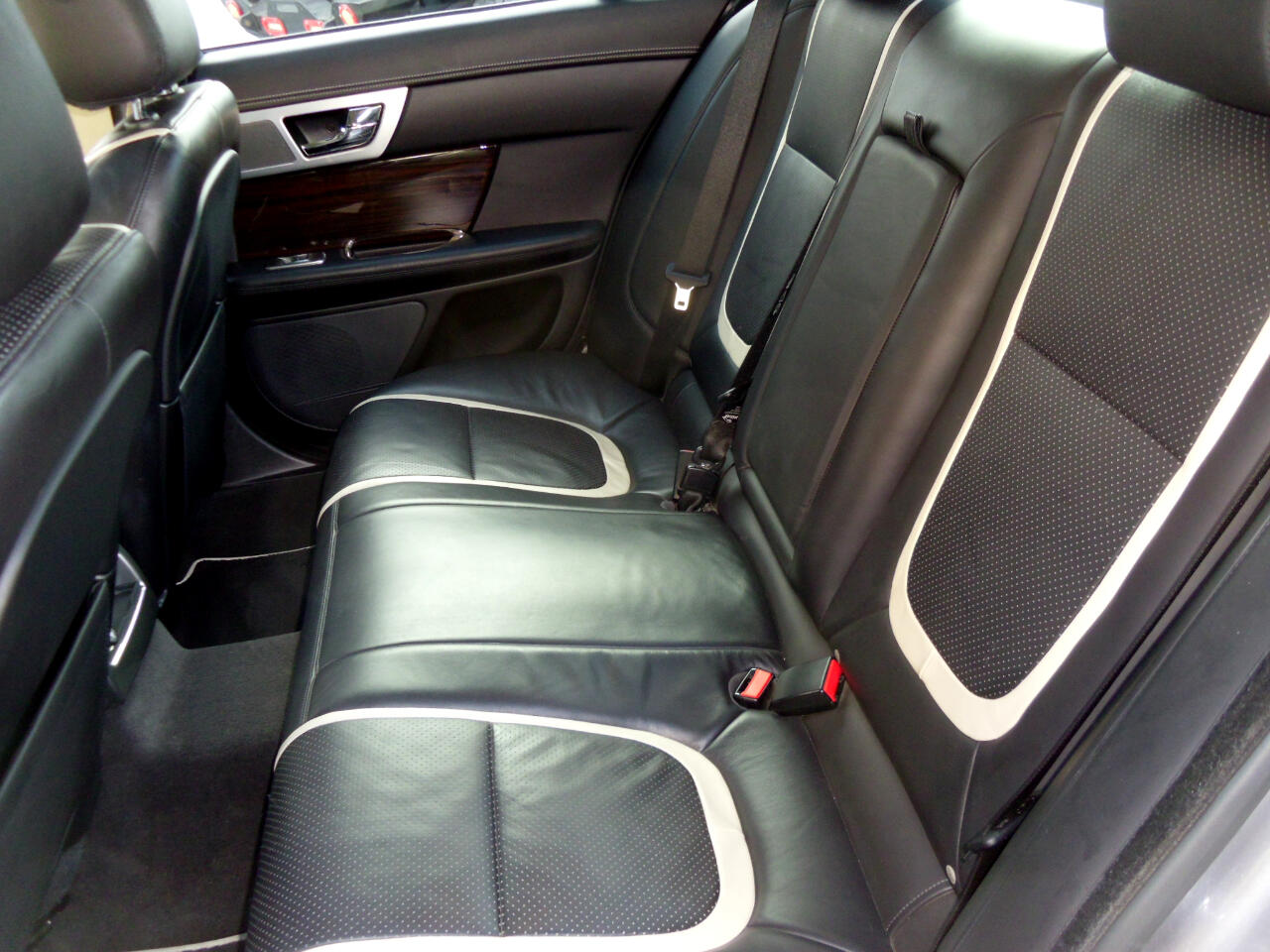 Jaguar XF 4dr Sdn Portfolio 2012