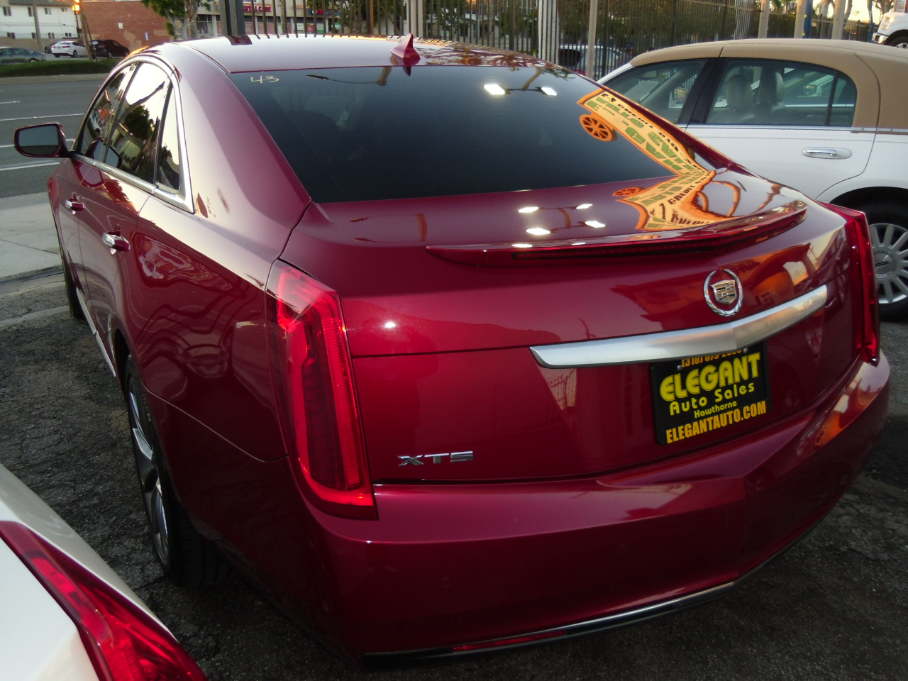 Cadillac XTS 4dr Sdn FWD 2013