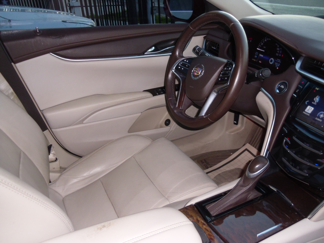 Cadillac XTS 4dr Sdn FWD 2013