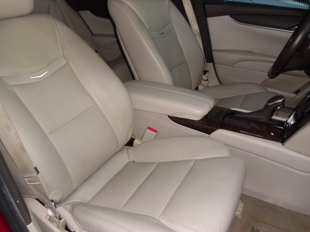 Cadillac XTS 4dr Sdn FWD 2013