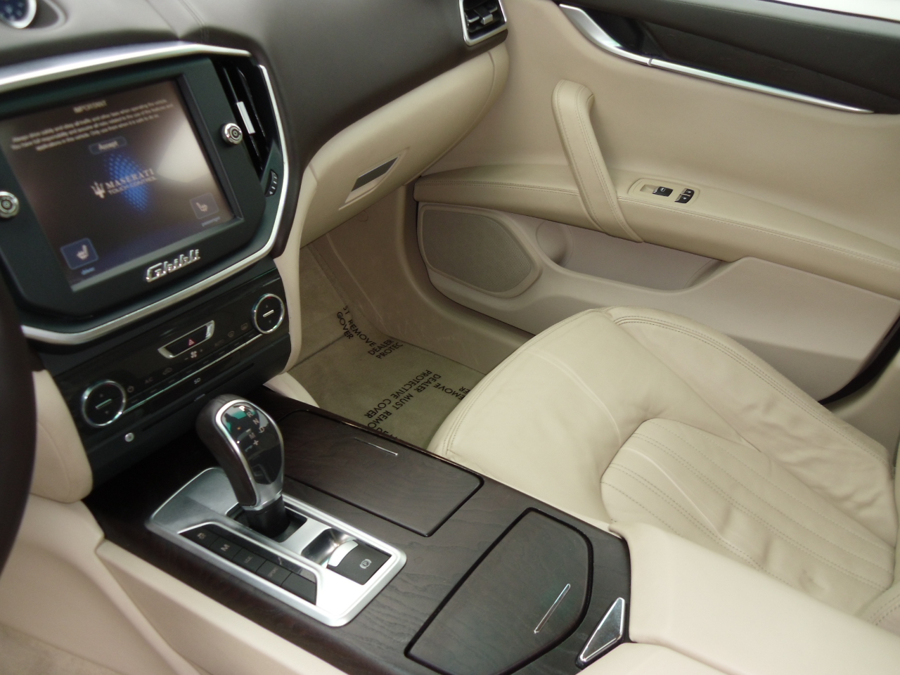 Maserati Ghibli 4dr Sdn S Q4 2014