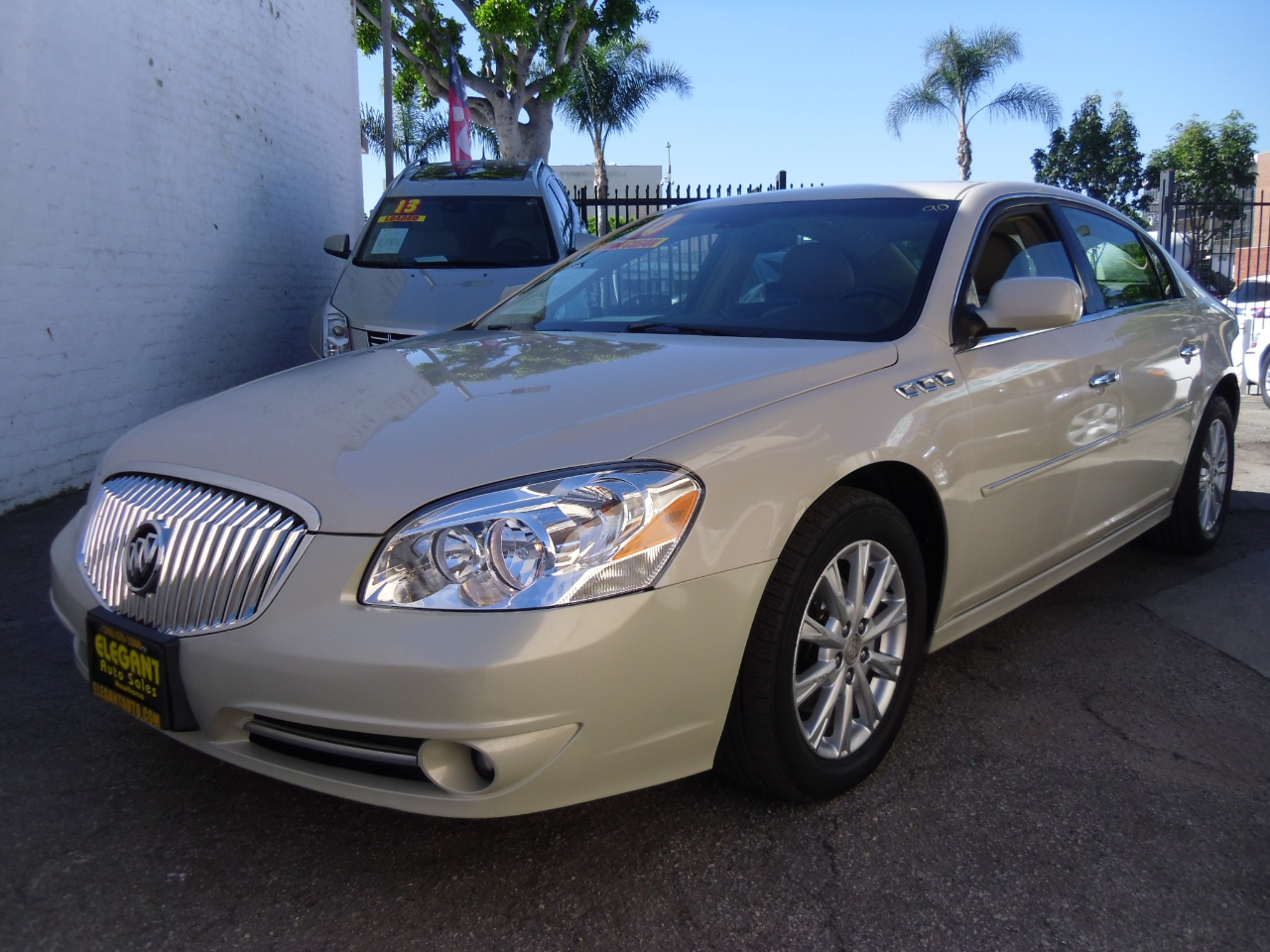Buick Lucerne 4dr Sdn CXL 2010