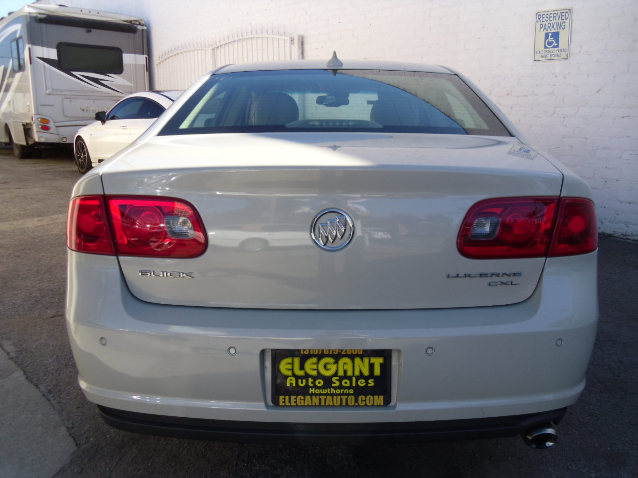 Buick Lucerne 4dr Sdn CXL 2010